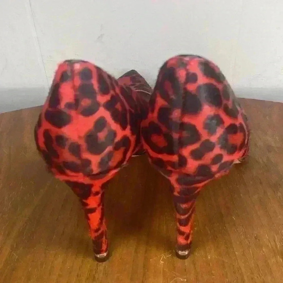 Kenneth Cole Riley Animal Print Calf Hair Red Pointed Heels Size 8 - Picture 4 of 9